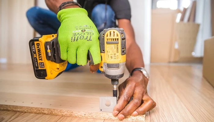how to become a carpenter